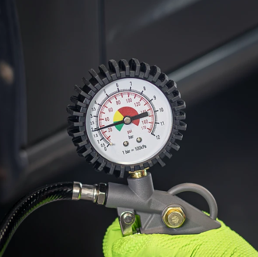 SEALEY TYRE INFLATOR WITH GAUGE (SA332)